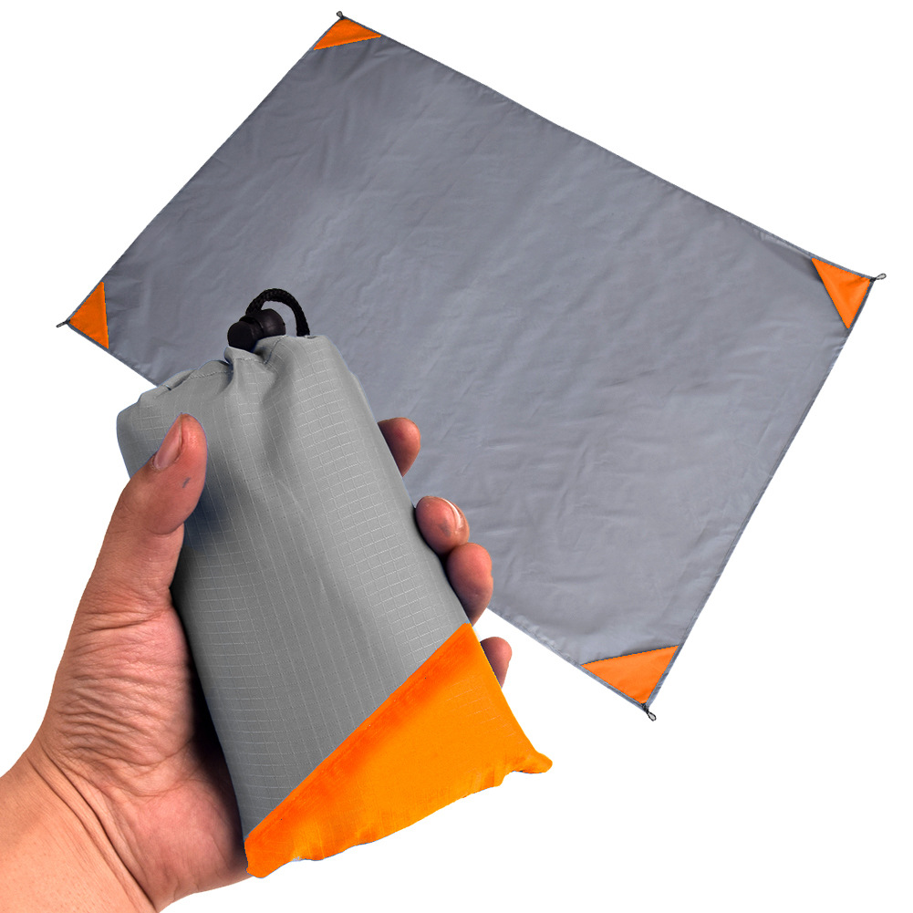 Outdoor Camping Mat Waterproof And Moisture-Proof Polyester Beach Mat