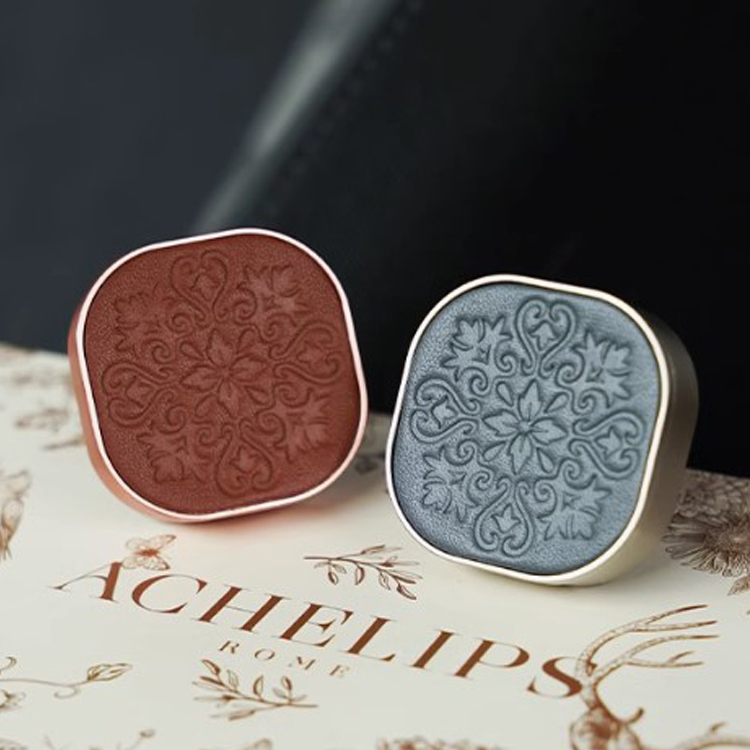 Leather Car Perfume Air Freshener Zinc Alloy Diffuser For Essential Oil Car Fragrance Diffuser Vent Clip For Essential Oil